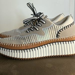 Cuzzy Shoe!!  Very similar to Dolce Vita!!  NWTIB!!!!!